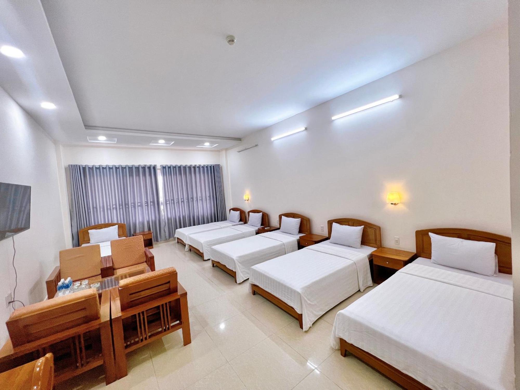 潘切 Khach San Binh Minh酒店 外观 照片