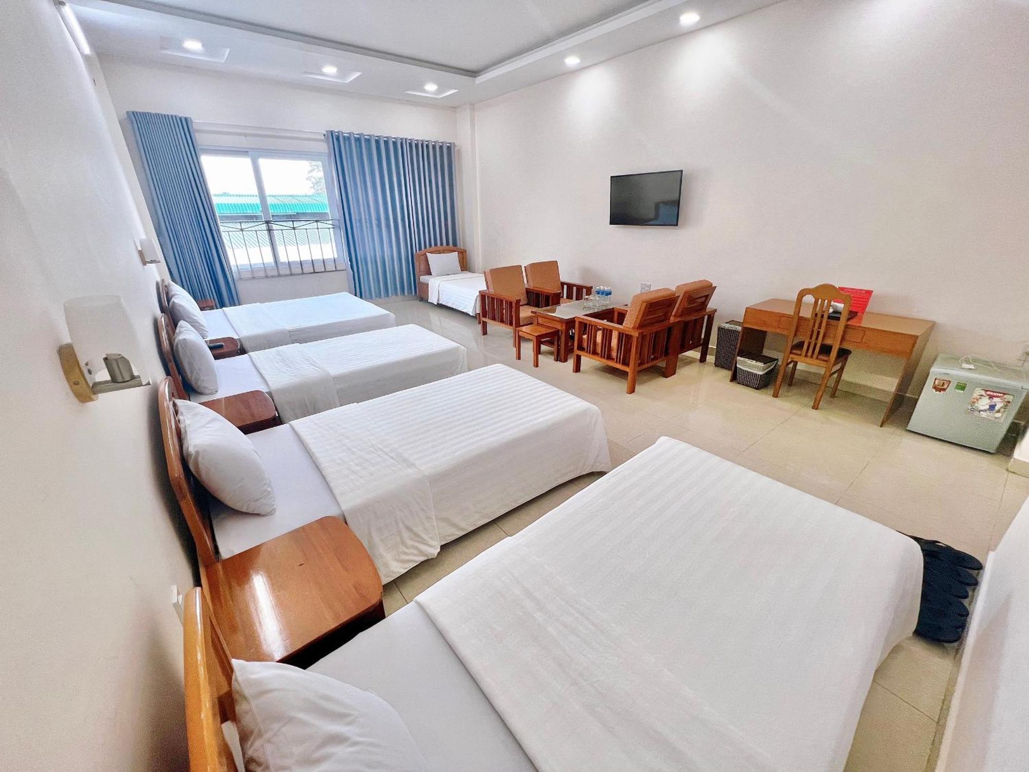 潘切 Khach San Binh Minh酒店 外观 照片